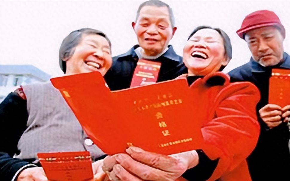 企业高级职称退休后要增加养老金吗？看看四川的养老金计算办法