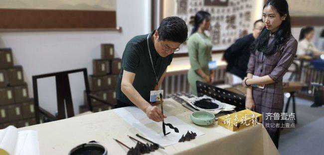 书法家赵向森——桃李满天下，左手练字成佳话