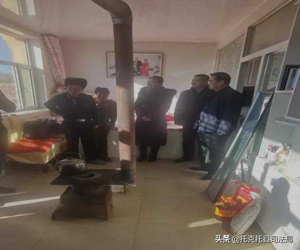 托克托县司法局古城司法所联合内蒙古誉昊律师事务所深入开展春节慰问送温暖活动