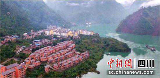 “同屏共铸”中华民族共同体意识