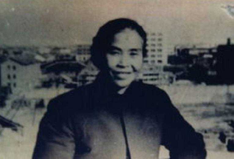 1959年，贺子珍回到阔别28年的老家，昔日父母的茶馆变成豆腐房