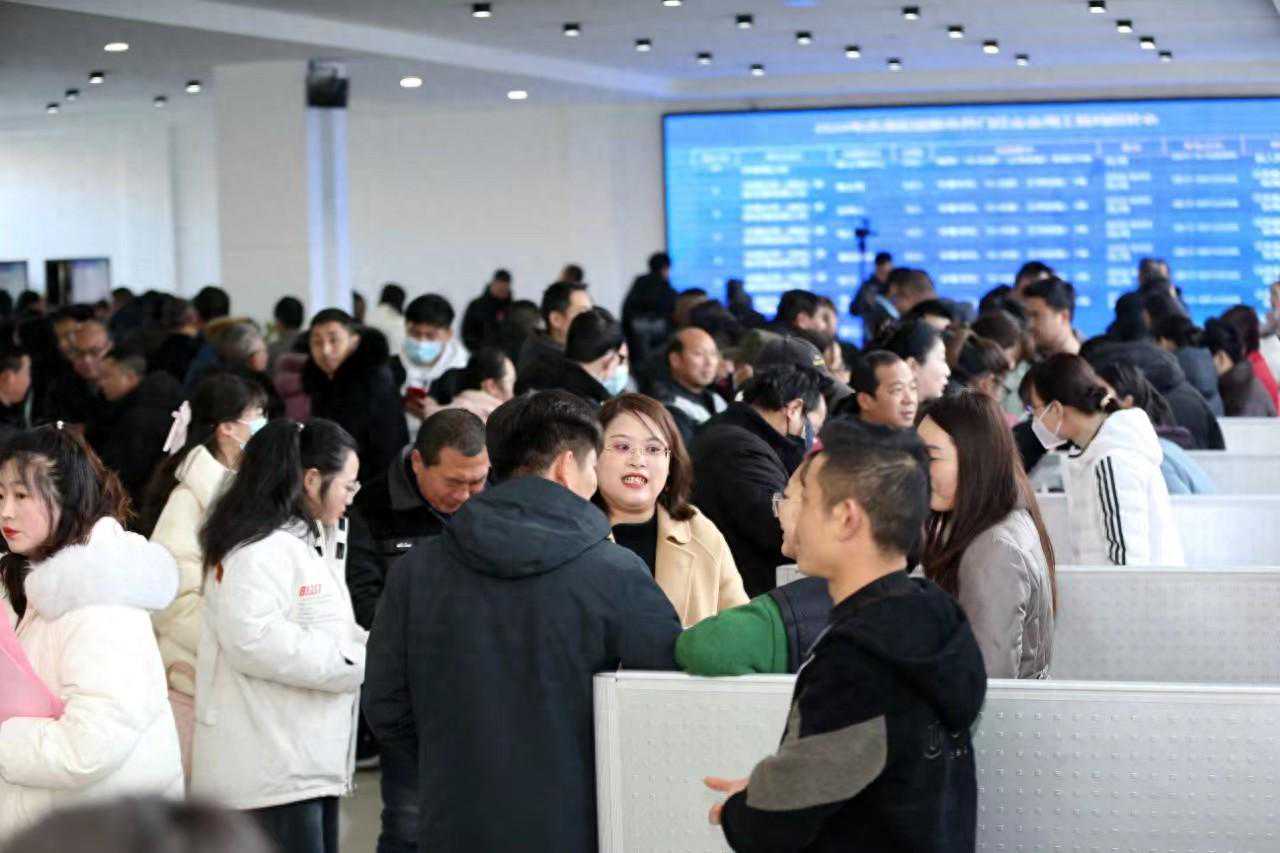 淮安洪泽：春风送岗促就业 新春招聘不打烊