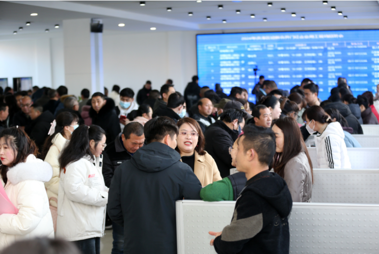 洪泽：春风送岗促就业 新春招聘不打烊