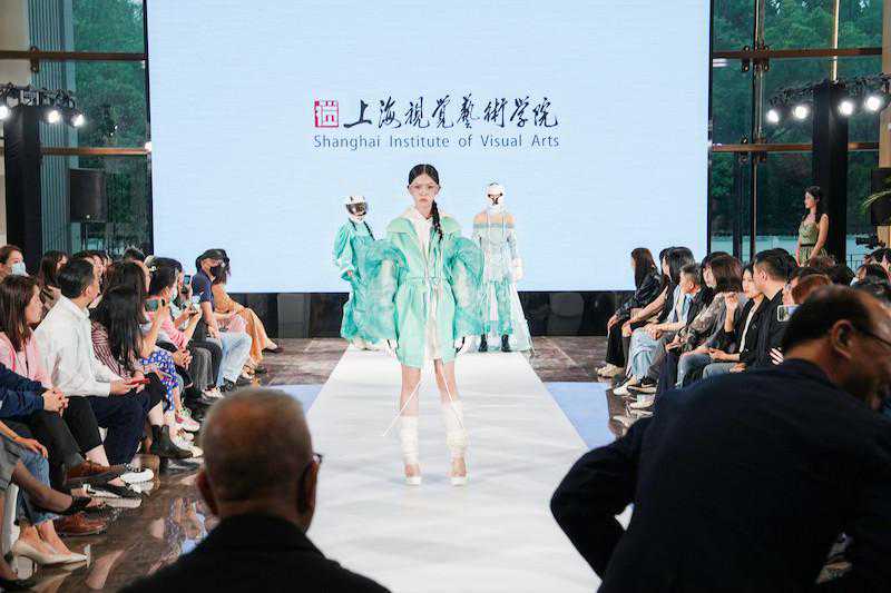 江南新青年艺术季里，看大学生们的工美作品与服装设计