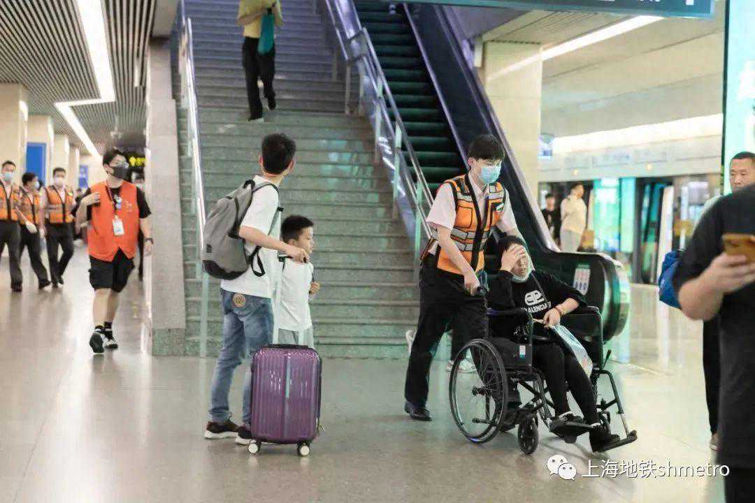 品牌引领 助力进博：地铁虹桥火车站 “小煜流星轮”“煜”你同行