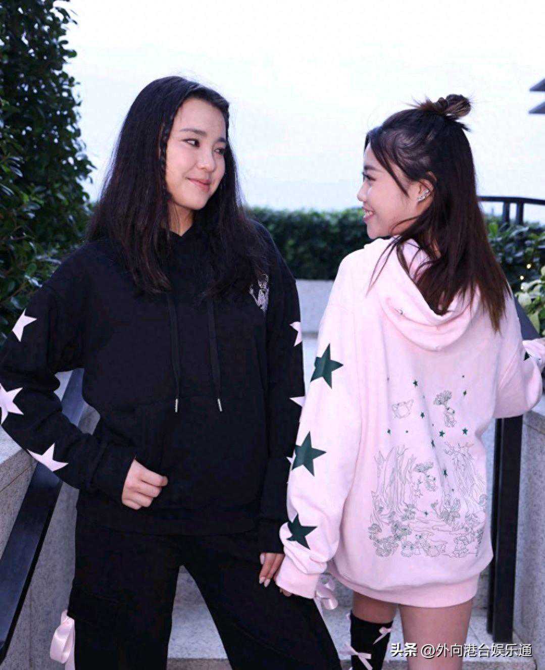 TVB小花自创服装品牌，连衣裙售价4596元，款式被指和某宝撞衫