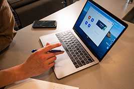 深圳“C端大卖”的国际站新赛道：用一根数据线，串起世界大生意